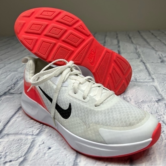Nike Shoes - Nike Wearallday size 7.5 womens